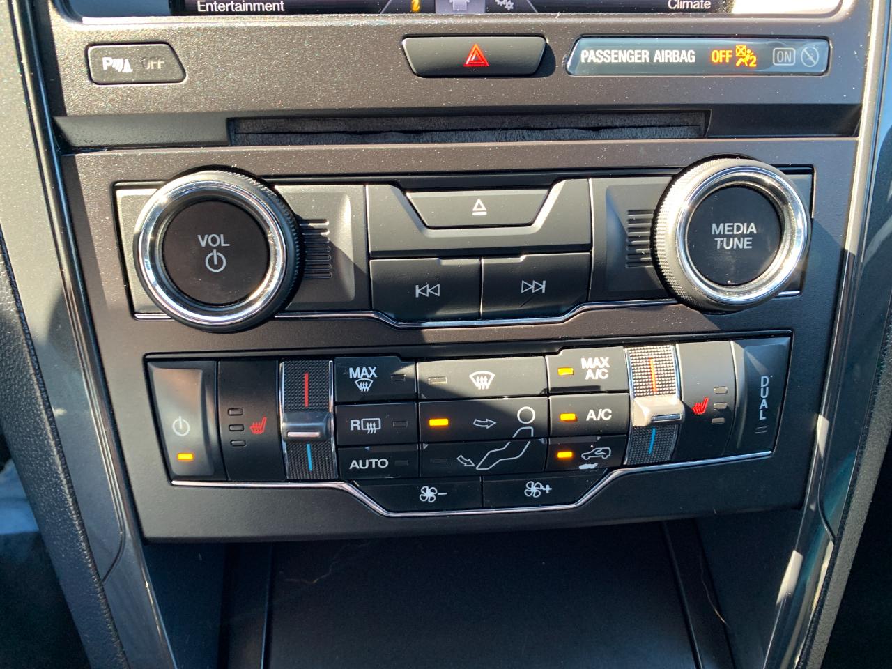 Ford Explorer XLT 4WD 2016