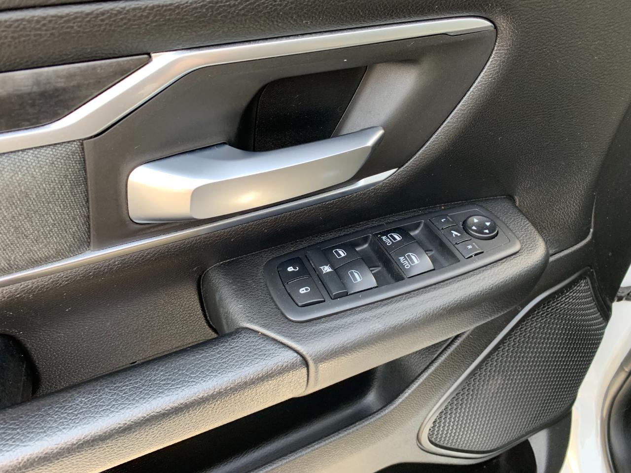 RAM 1500 Big Horn Crew Cab SWB 4WD 2019