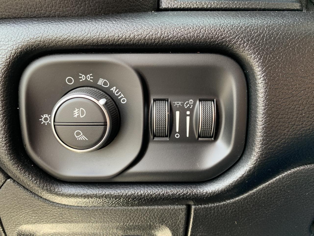 RAM 1500 Big Horn Crew Cab SWB 4WD 2019