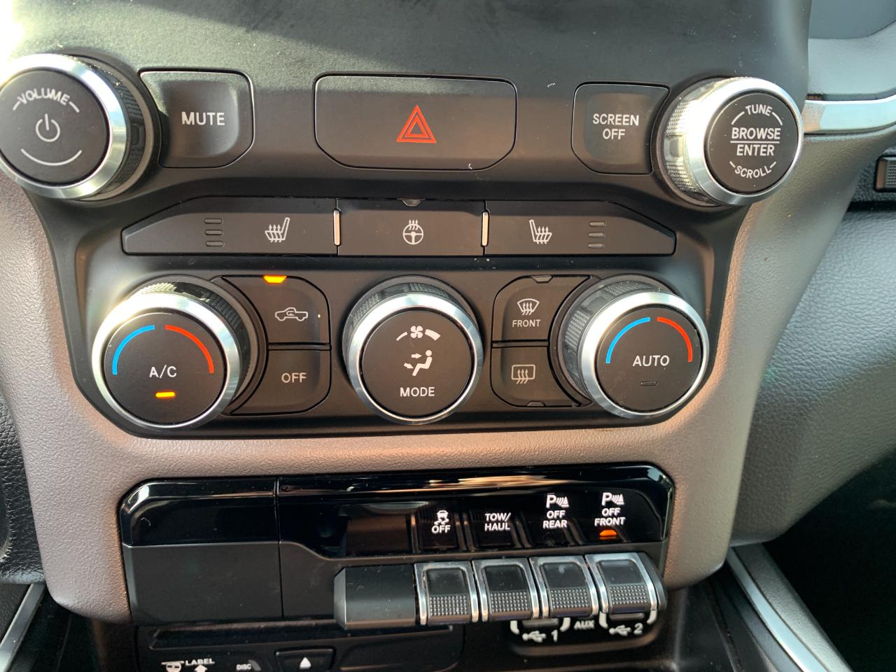 RAM 1500 Big Horn Crew Cab SWB 4WD 2019