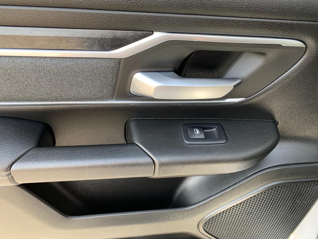 RAM 1500 Big Horn Crew Cab SWB 4WD 2019
