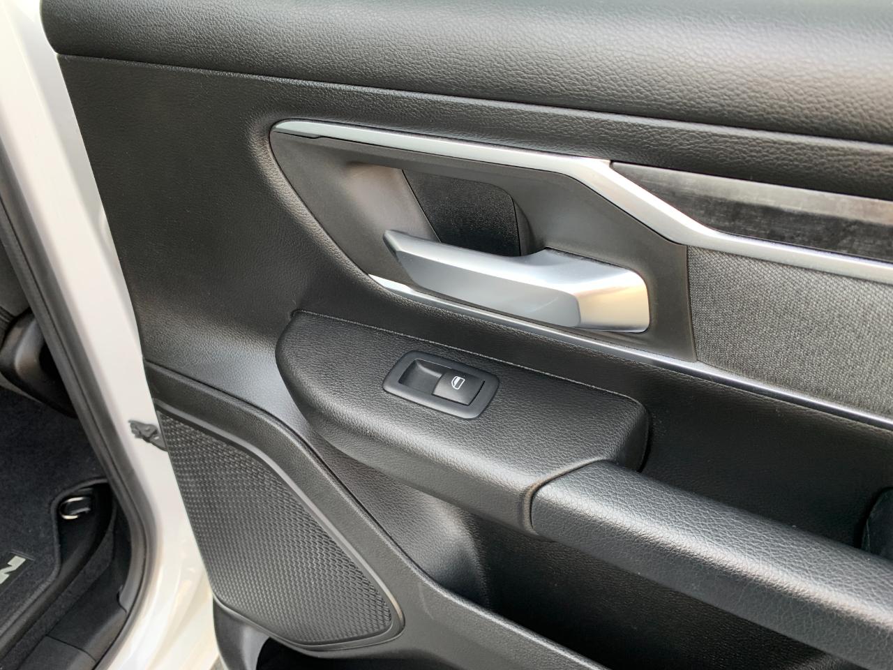 RAM 1500 Big Horn Crew Cab SWB 4WD 2019