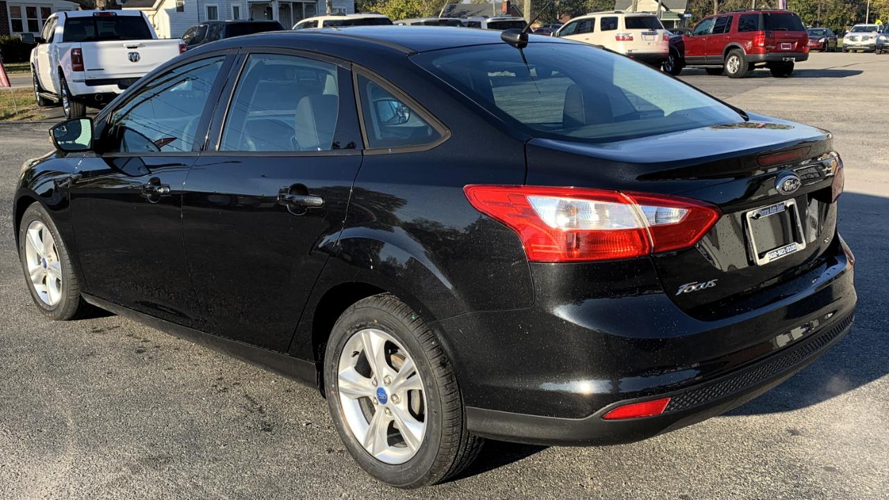 Ford Focus SE Sedan 2013