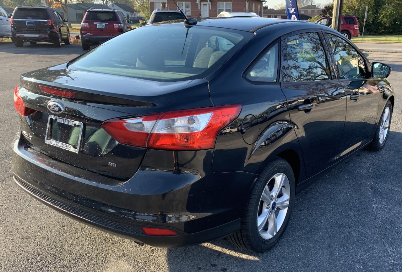 Ford Focus SE Sedan 2013