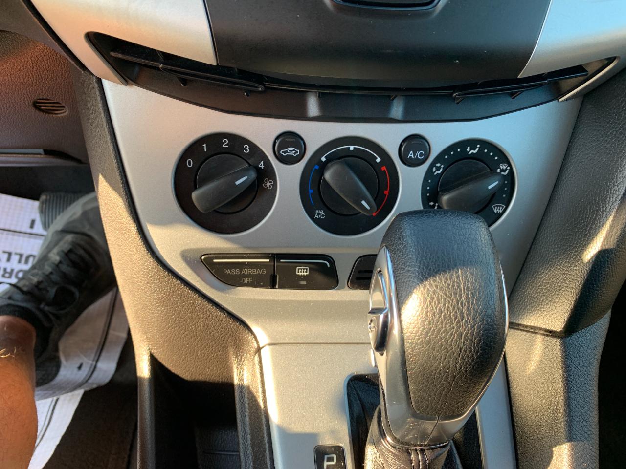 Ford Focus SE Sedan 2013