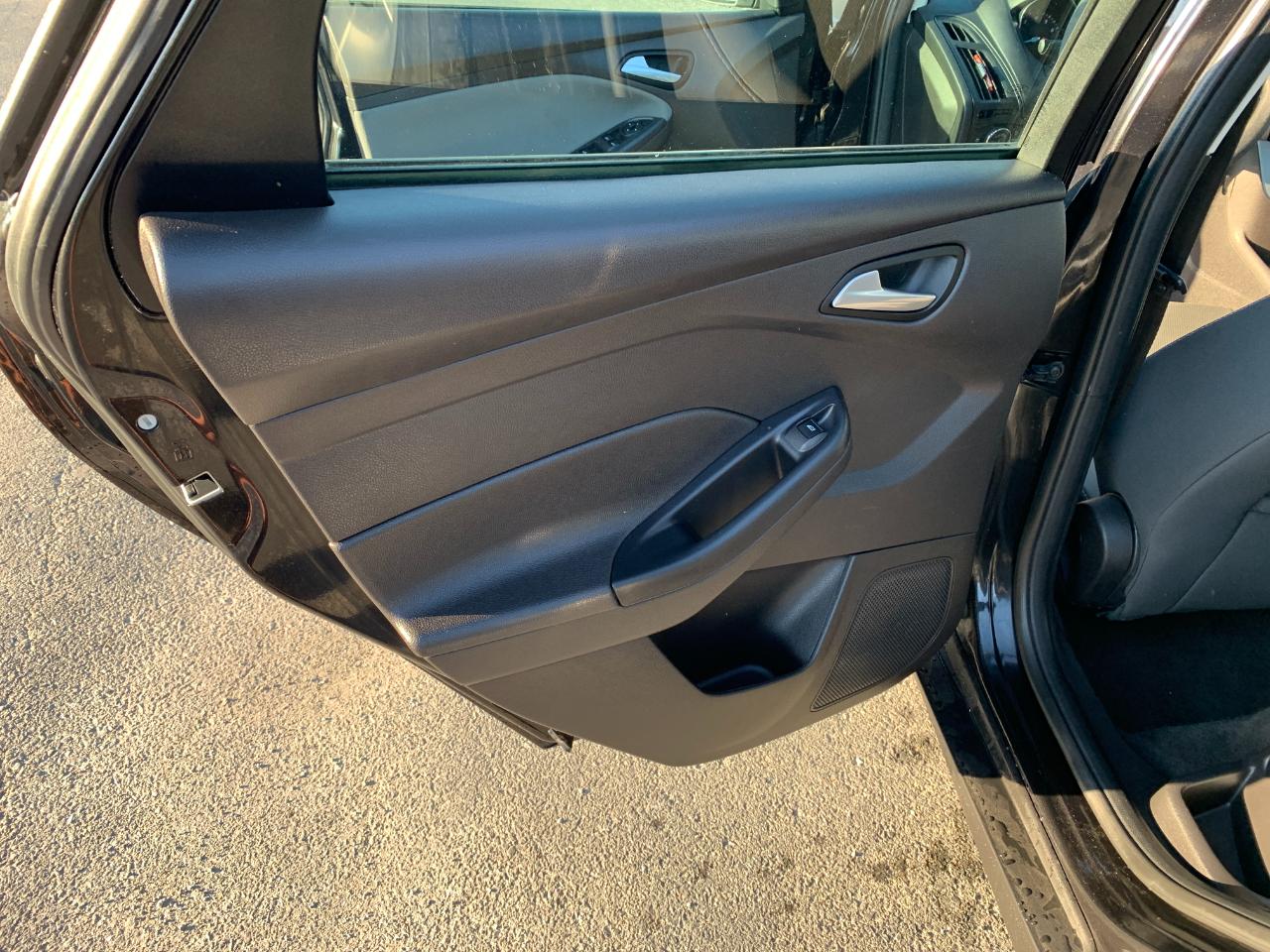 Ford Focus SE Sedan 2013