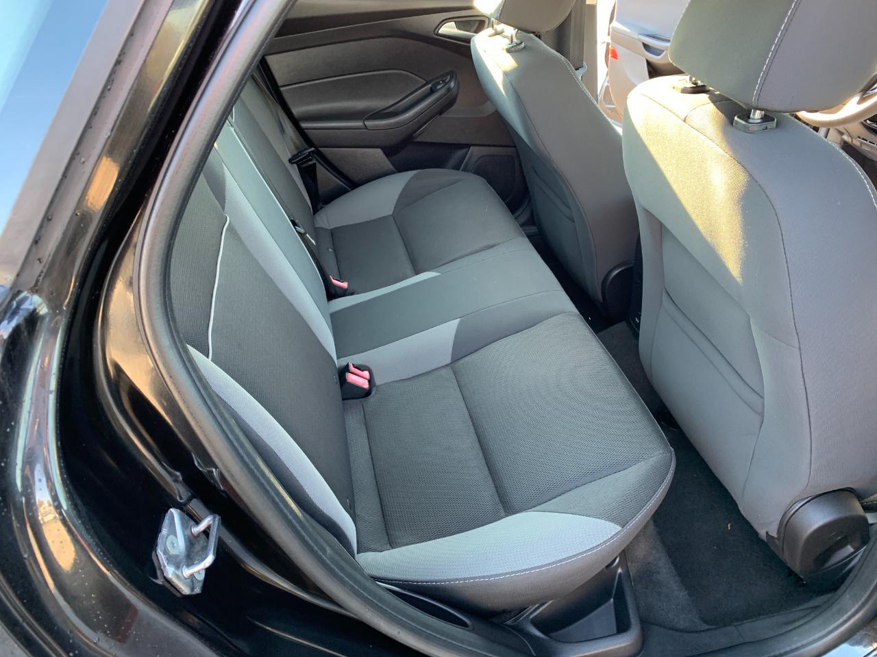 Ford Focus SE Sedan 2013