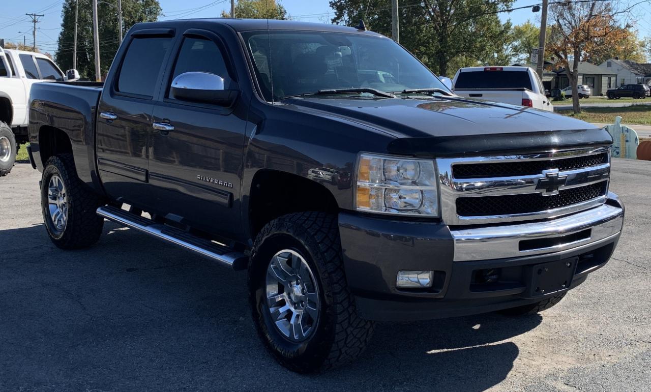 Chevrolet Silverado 1500 LT Crew Cab 4WD 2011