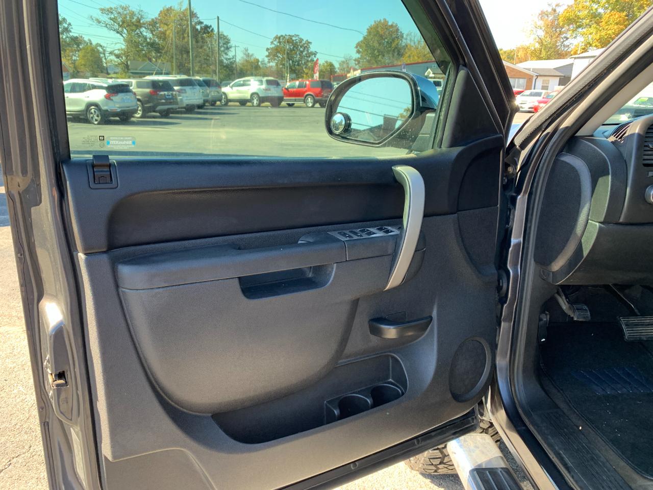 Chevrolet Silverado 1500 LT Crew Cab 4WD 2011