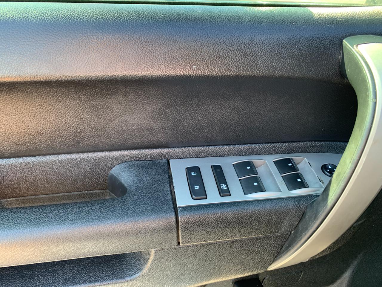 Chevrolet Silverado 1500 LT Crew Cab 4WD 2011