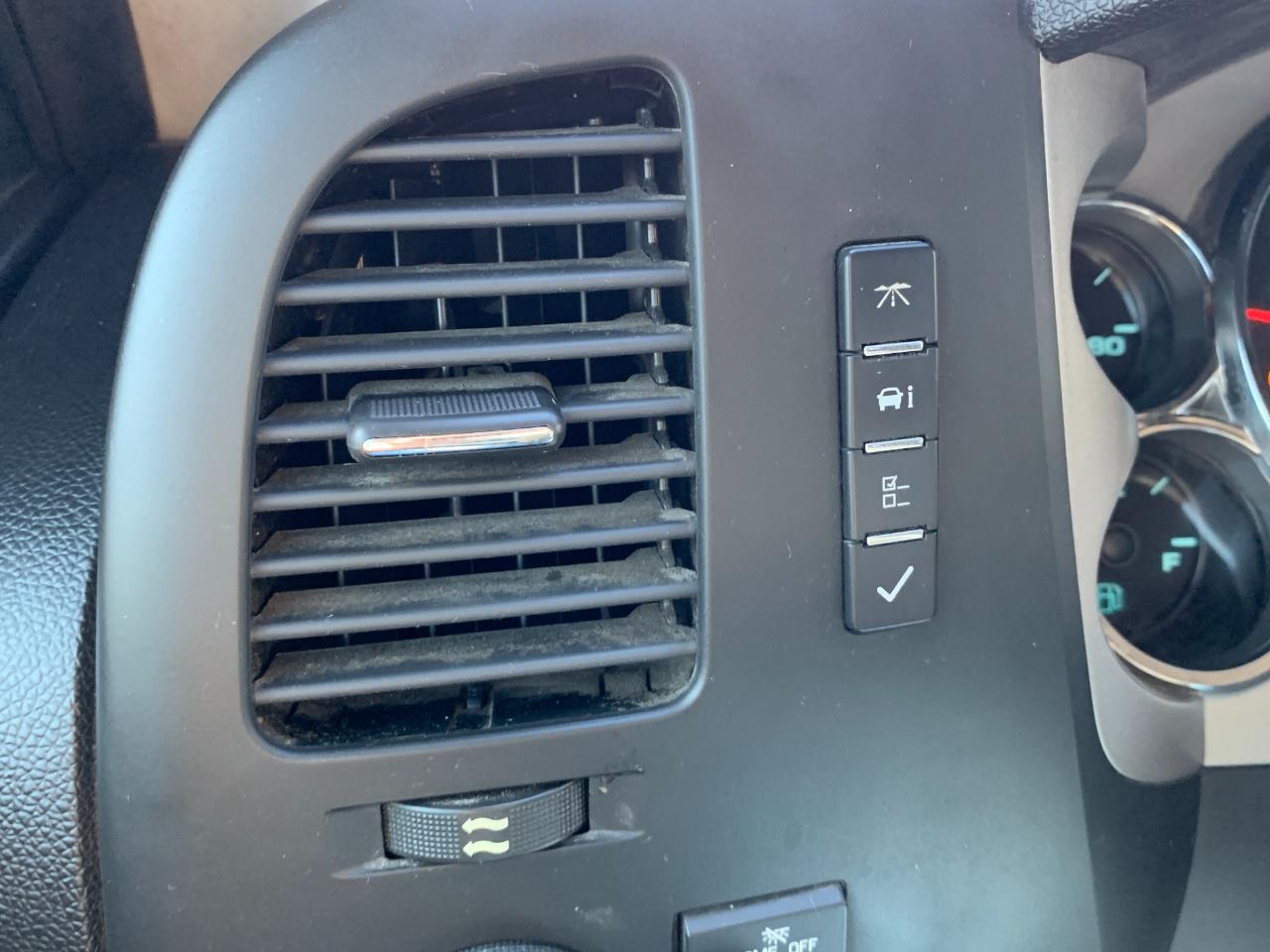 Chevrolet Silverado 1500 LT Crew Cab 4WD 2011