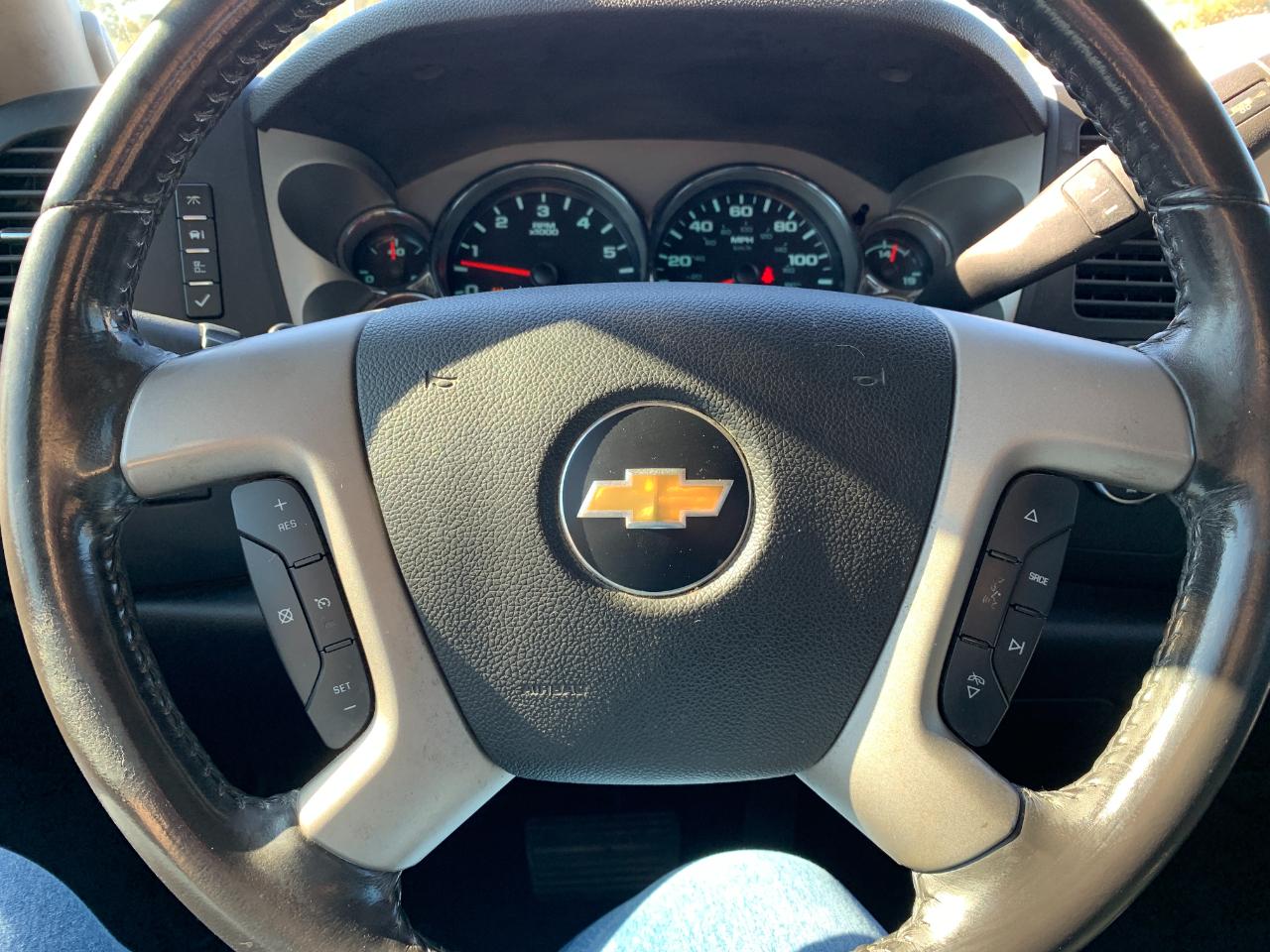 Chevrolet Silverado 1500 LT Crew Cab 4WD 2011