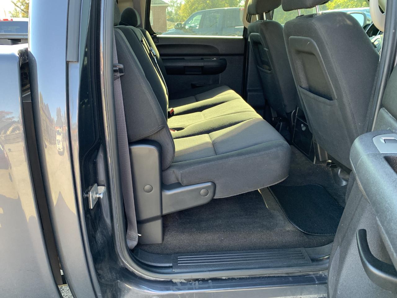 Chevrolet Silverado 1500 LT Crew Cab 4WD 2011