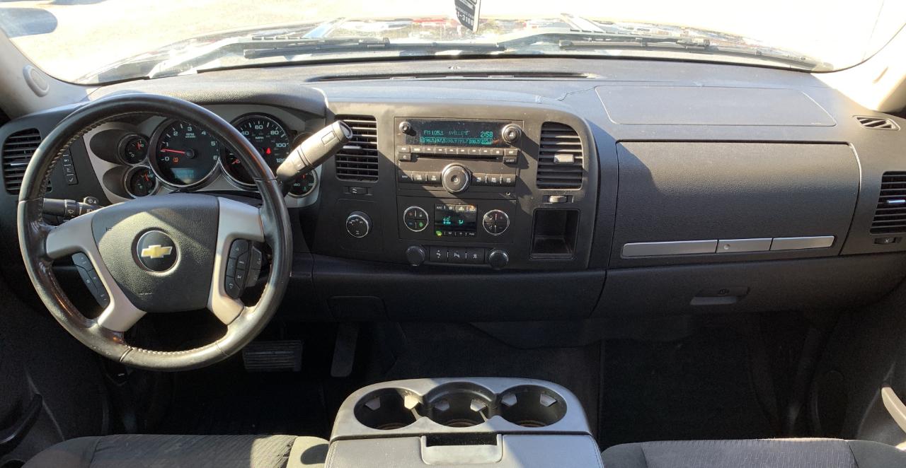 Chevrolet Silverado 1500 LT Crew Cab 4WD 2011