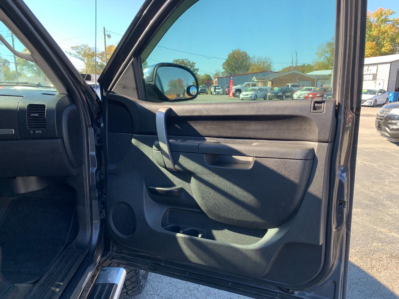 Chevrolet Silverado 1500 LT Crew Cab 4WD 2011