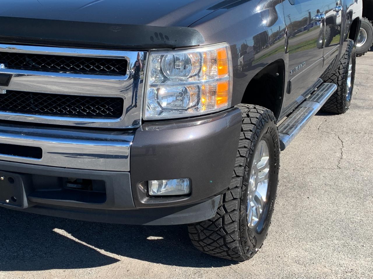 Chevrolet Silverado 1500 LT Crew Cab 4WD 2011