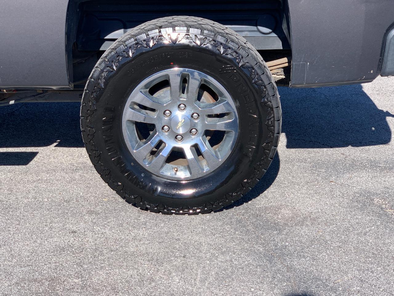 Chevrolet Silverado 1500 LT Crew Cab 4WD 2011