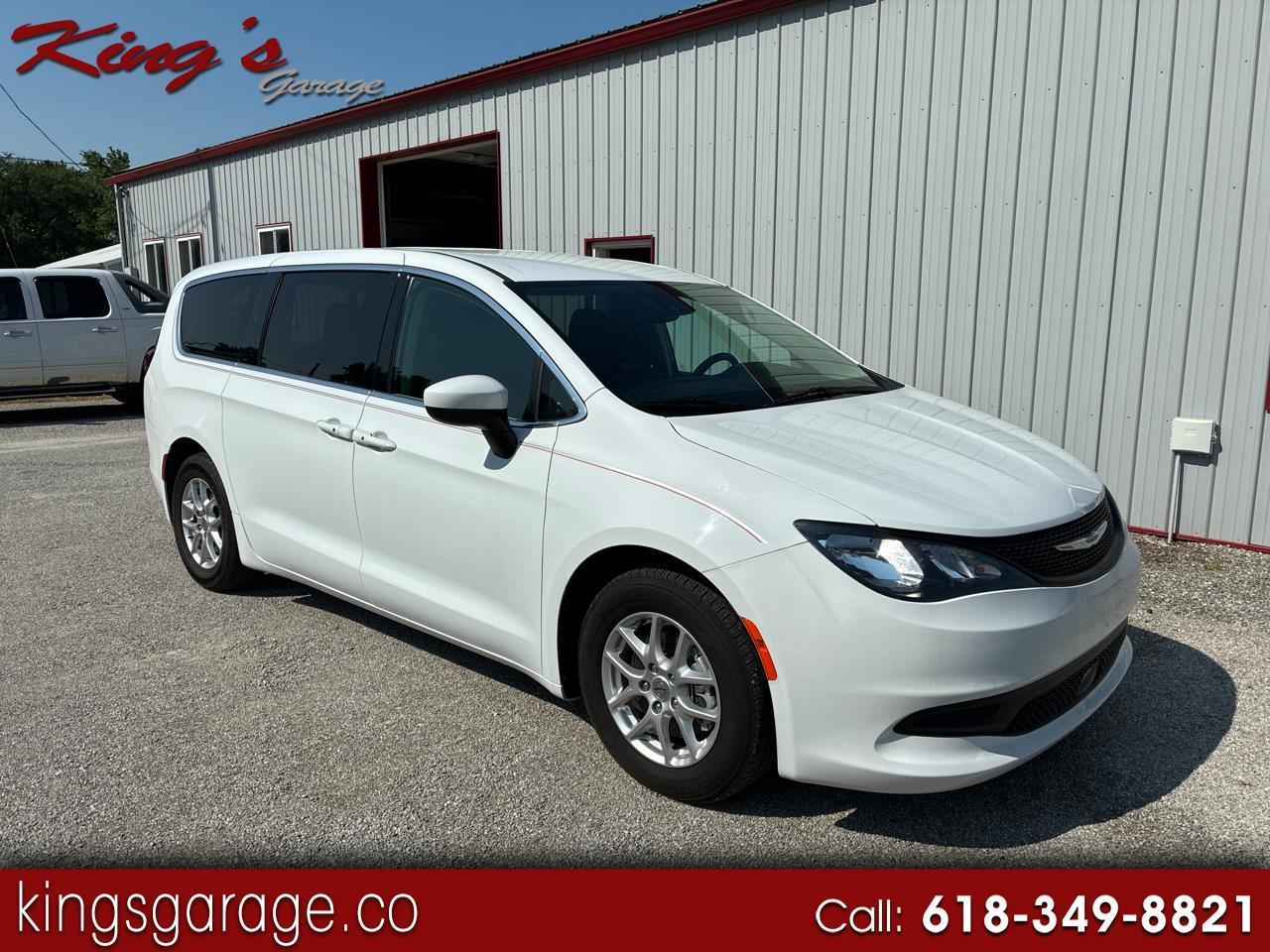 2023 Chrysler Voyager LX