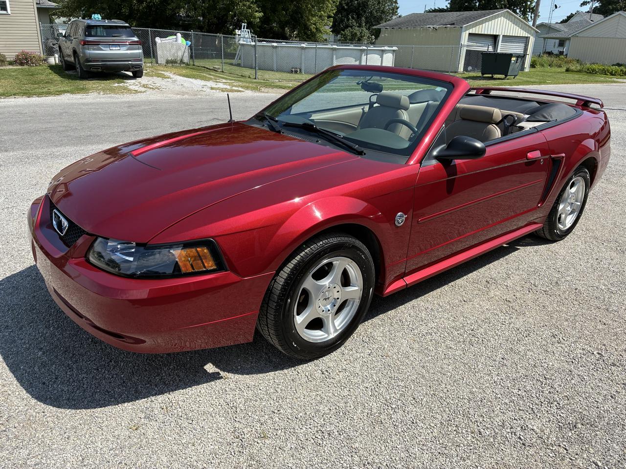 Ford Mustang Deluxe Convertible 2004