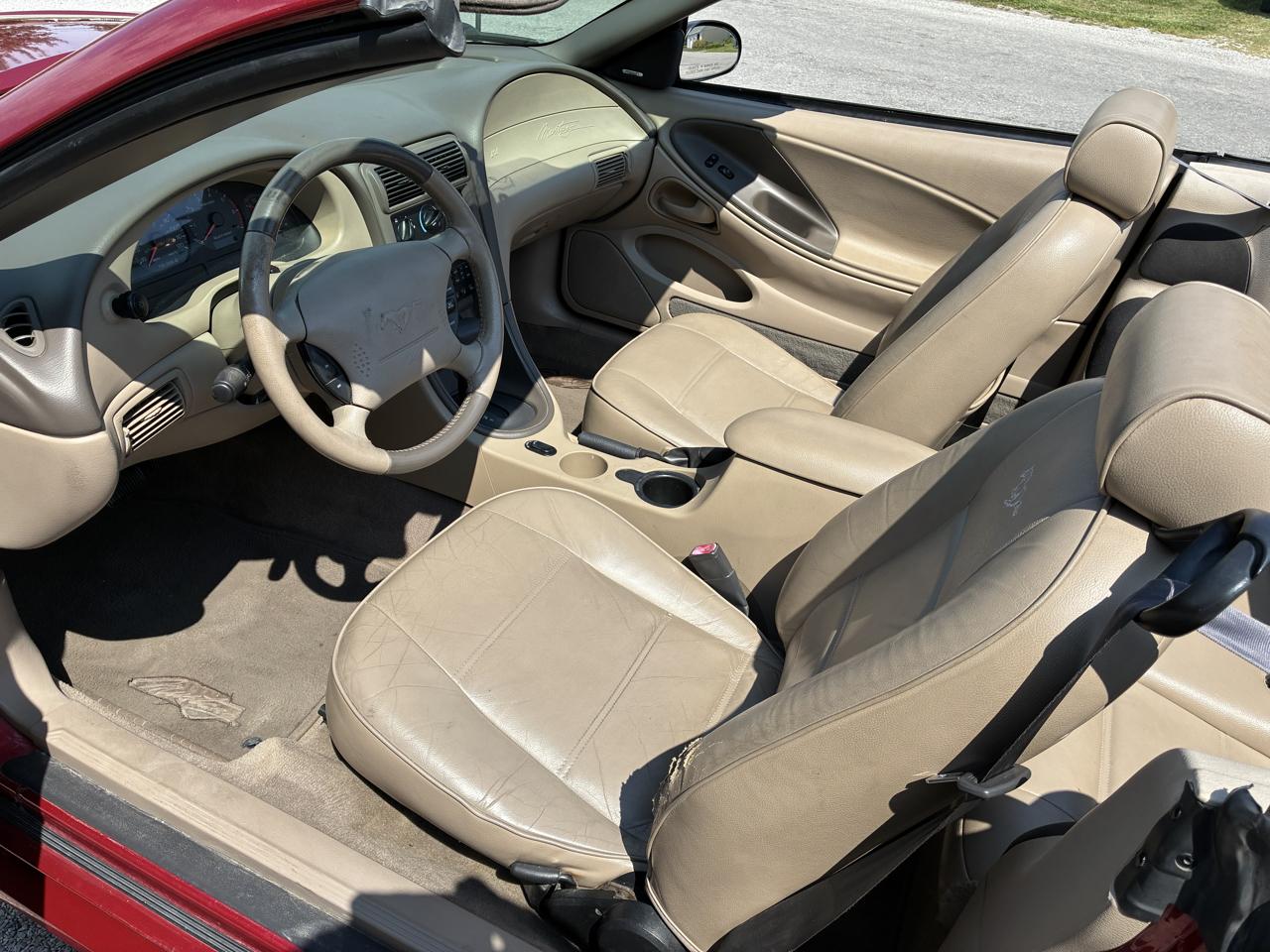 Ford Mustang Deluxe Convertible 2004