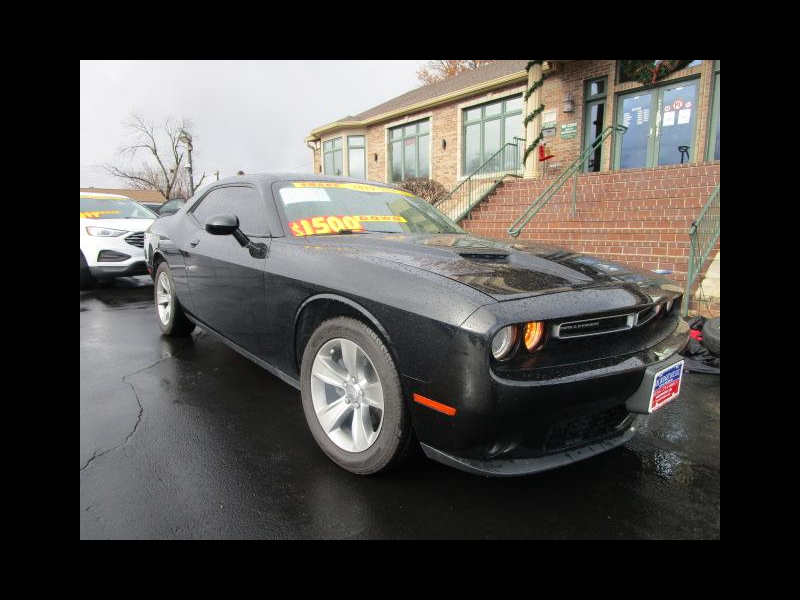 2019 Dodge Challenger SXT RWD