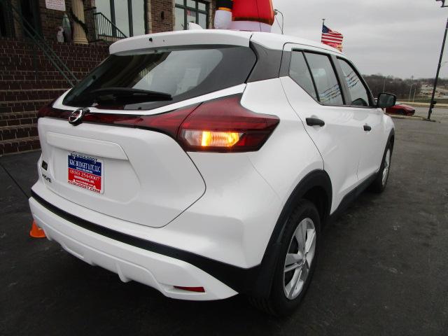 Nissan Kicks S FWD 2021