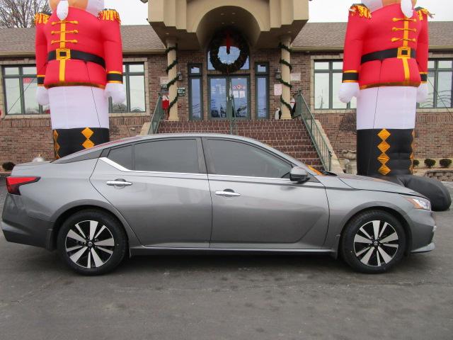 Nissan Altima 2.5 SV Sedan 2021