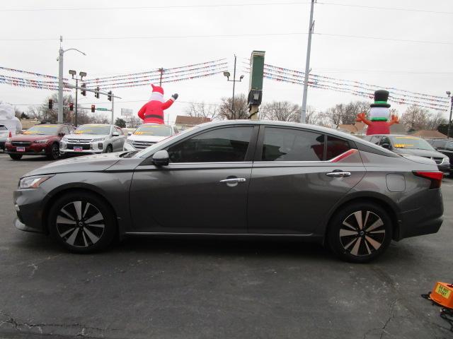 Nissan Altima 2.5 SV Sedan 2021