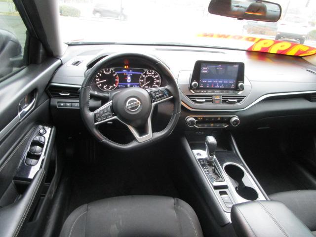 Nissan Altima 2.5 SV Sedan 2021