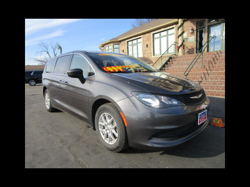 2022 Chrysler Voyager LX FWD