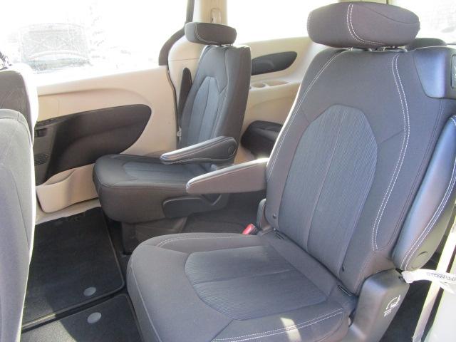 Chrysler Voyager LX FWD 2022