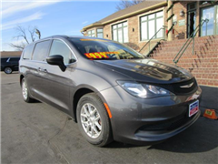 2022 Chrysler Voyager 