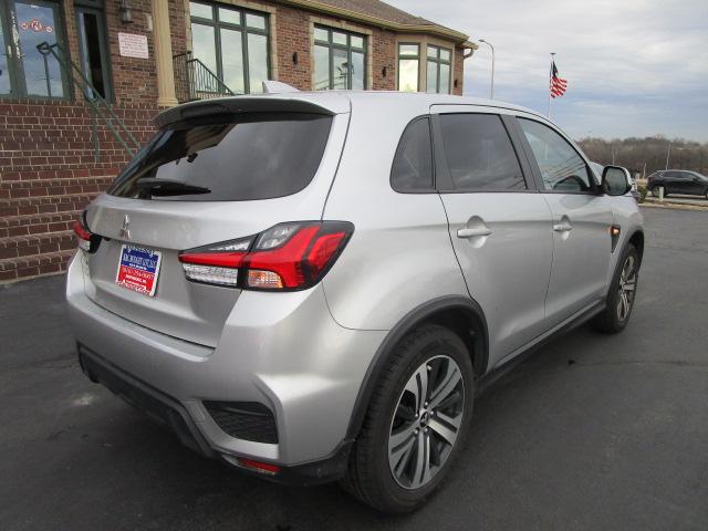 Mitsubishi Outlander Sport ES 2.0 CVT 2021