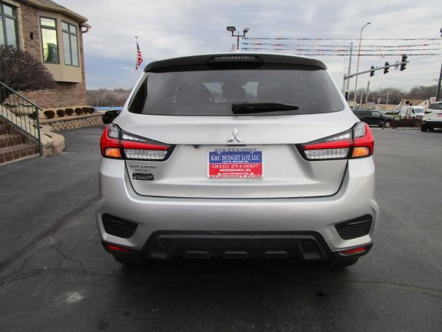 Mitsubishi Outlander Sport ES 2.0 CVT 2021