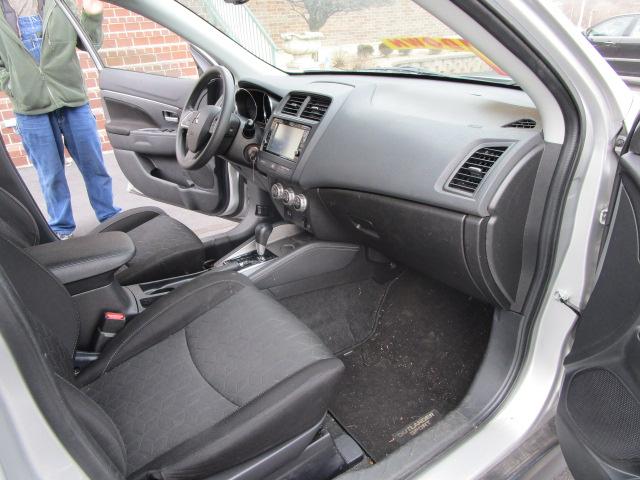 Mitsubishi Outlander Sport ES 2.0 CVT 2021