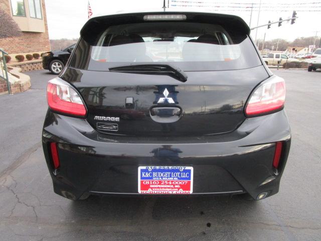 Mitsubishi Mirage ES CVT 2022