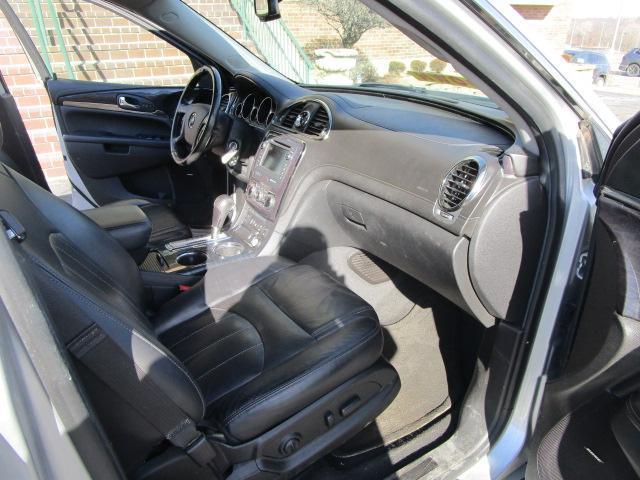 Buick Enclave FWD 4dr Leather 2016