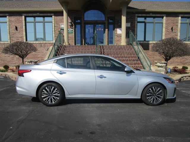 Nissan Altima 2.5 SV Sedan 2023