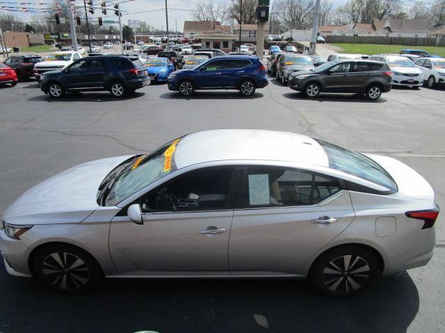 Nissan Altima 2.5 SV Sedan 2022