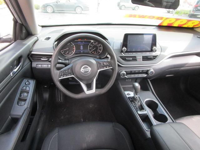 Nissan Altima 2.5 SV Sedan 2022