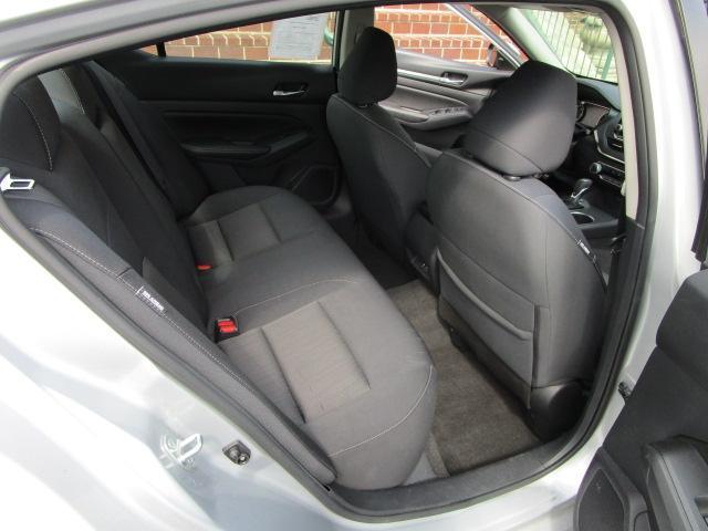 Nissan Altima 2.5 SV Sedan 2022