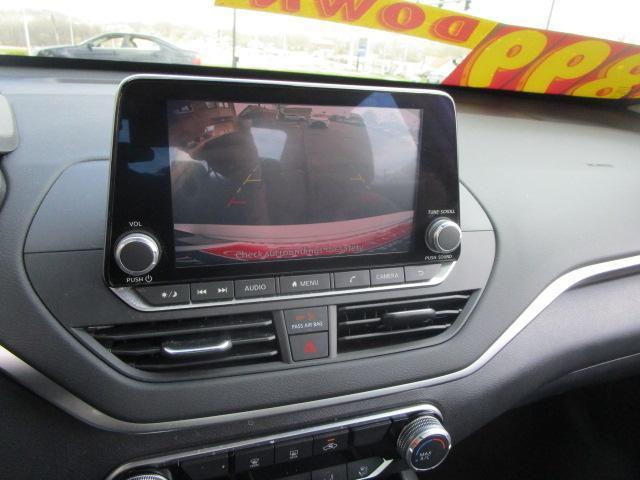 Nissan Altima 2.5 SV Sedan 2022