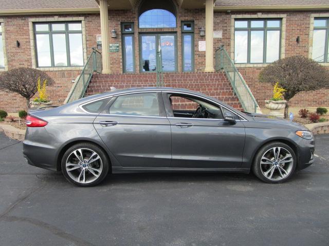 Ford Fusion Titanium FWD 2019