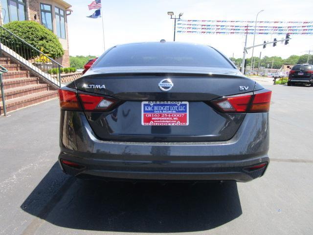 Nissan Altima 2.5 SV Sedan 2022
