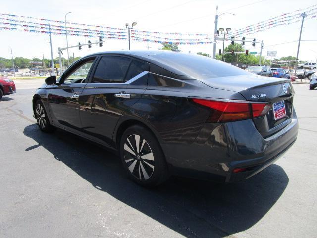 Nissan Altima 2.5 SV Sedan 2022