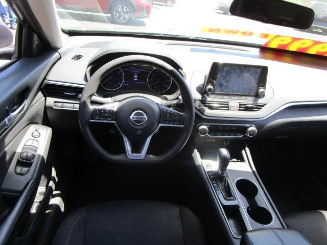 Nissan Altima 2.5 SV Sedan 2022