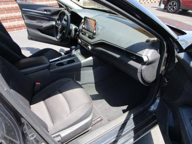 Nissan Altima 2.5 SV Sedan 2022