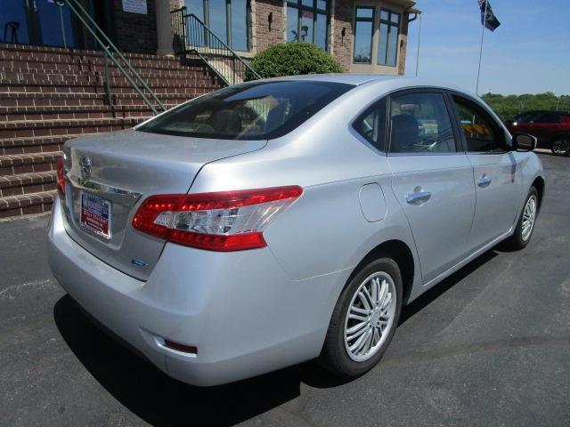 Nissan Sentra 4dr Sdn I4 CVT S 2014
