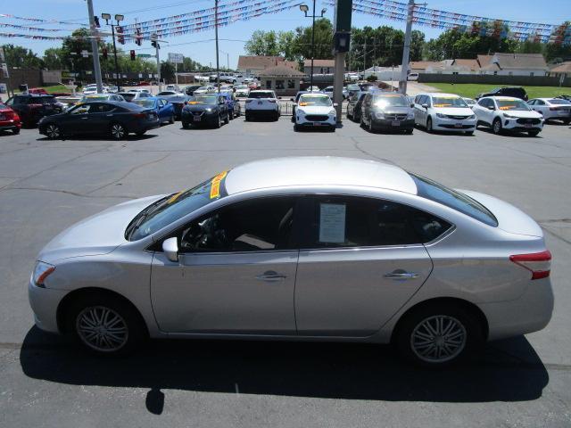 Nissan Sentra 4dr Sdn I4 CVT S 2014