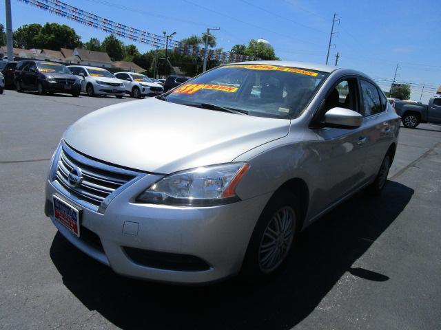 Nissan Sentra 4dr Sdn I4 CVT S 2014